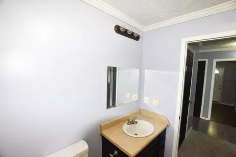 Bath - 40 Marigold Ln, Grayson, KY 41143 photo 1 of 7