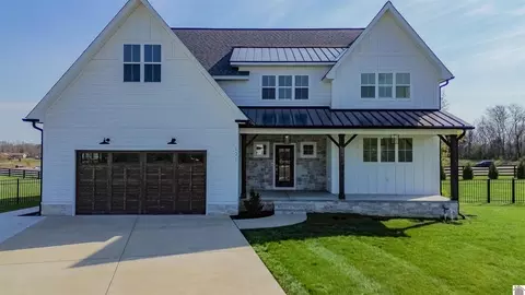 121 Canter Ct, Paducah, KY 42001