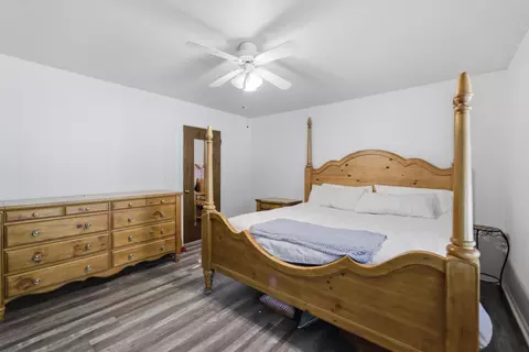 Bedroom - 1130 Wright Rd, Murray, KY 42071 photo 2 of 4