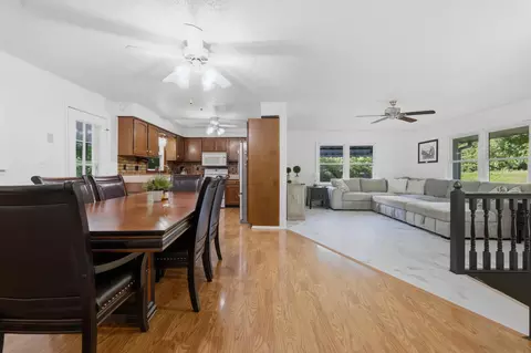 Dining - 1130 Wright Rd, Murray, KY 42071 photo 2 of 3