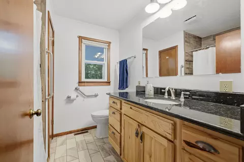 Bath - 1130 Wright Rd, Murray, KY 42071 photo 1 of 3