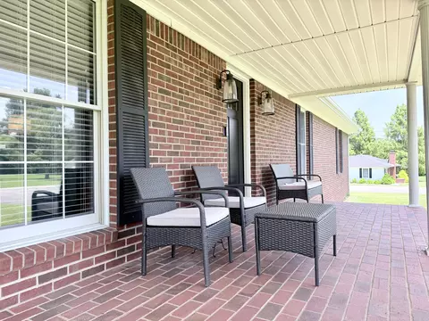 918 Sanderson Dr, Hopkinsville, KY 42240