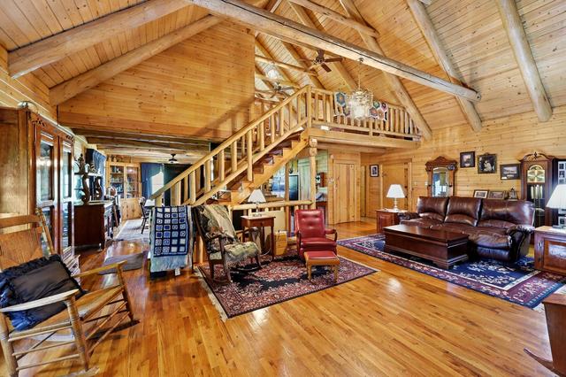 3276 Mundys Landing Rd, Versailles, KY 40383