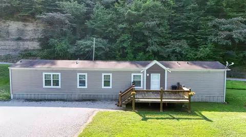 240 Elk Ridge Rd, Hyden, KY 41749