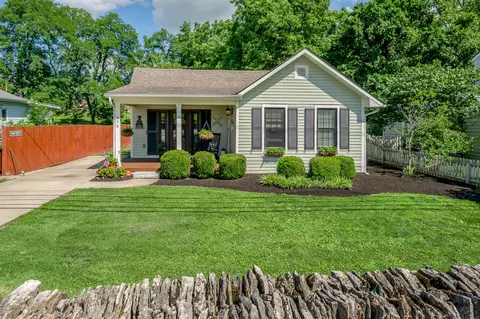 250 N Winter St, Midway, KY 40347
