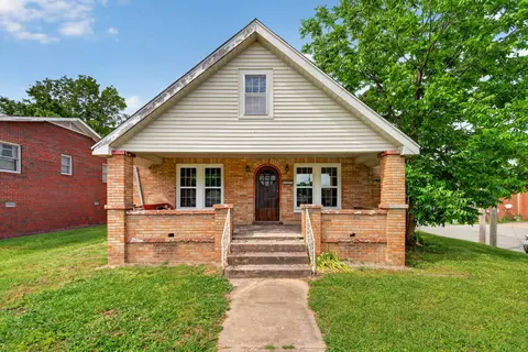 200 W 12th St, Benton, KY 42025