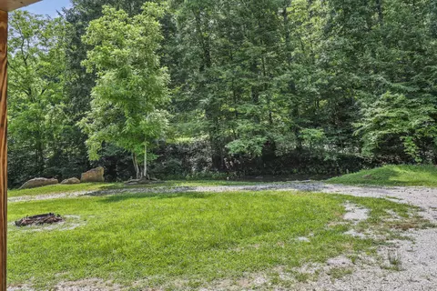 Exterior - 4 Lacy Ln, Campton, KY 41301 photo 4 of 6