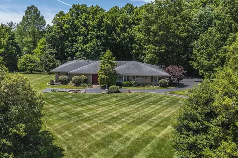 1964 Shadybrook Ln, Lexington, KY 40502