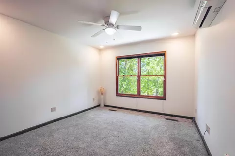 Bedroom - 1091 Deepwood Dr, Murray, KY 42071 photo 5 of 5