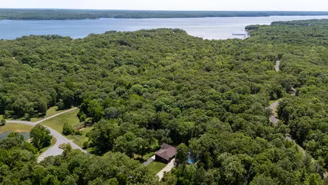 View/Area - 1091 Deepwood Dr, Murray, KY 42071 photo 6 of 6
