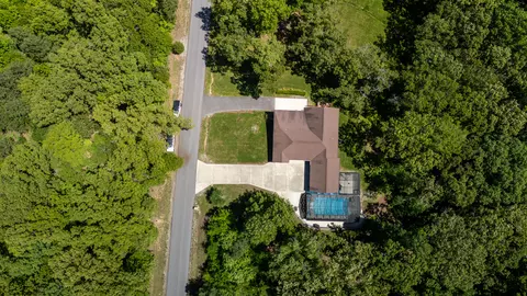 View/Area - 1091 Deepwood Dr, Murray, KY 42071 photo 5 of 6