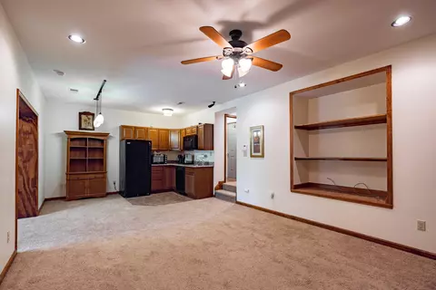 Living - 1091 Deepwood Dr, Murray, KY 42071 photo 5 of 6