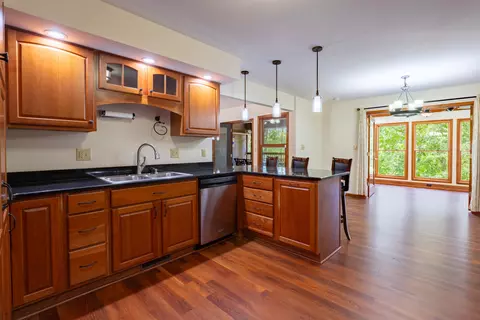 Kitchen - 1091 Deepwood Dr, Murray, KY 42071 photo 3 of 4