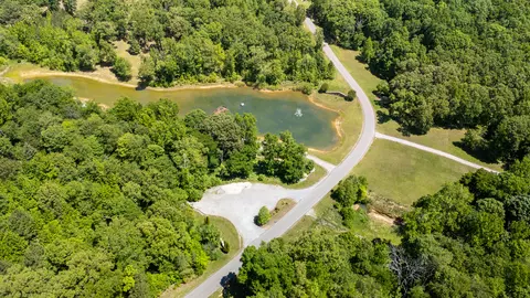View/Area - 1091 Deepwood Dr, Murray, KY 42071 photo 2 of 6