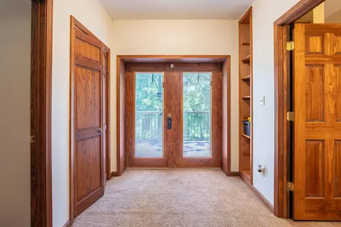 Entry Way - 1091 Deepwood Dr, Murray, KY 42071 photo 2 of 2