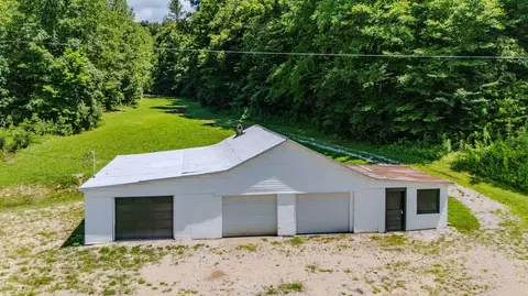 7466 Hawkins Branch Rd, Frenchburg, KY 40322