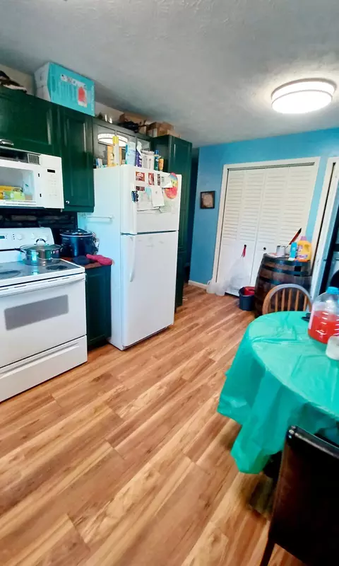 Kitchen - 245 Brookside Dr, Georgetown, KY 40324 photo 4 of 4