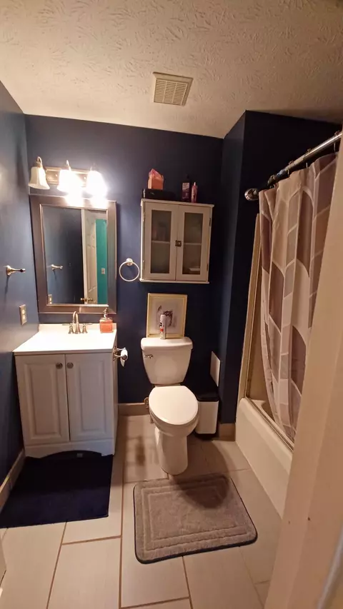 Bath - 245 Brookside Dr, Georgetown, KY 40324 photo 1 of 3