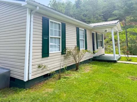 48 Crescent Rd, Manchester, KY 40962