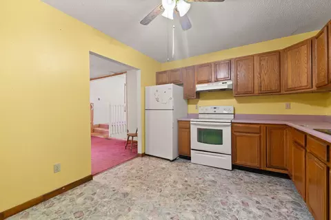 Kitchen - 327 Day Holw, Bledsoe, KY 40810 photo 2 of 4
