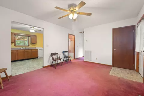 Living - 327 Day Holw, Bledsoe, KY 40810 photo 2 of 2