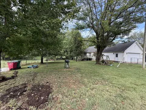Exterior - 575 N Sutton Ln, Mayfield, KY 42066 photo 4 of 5