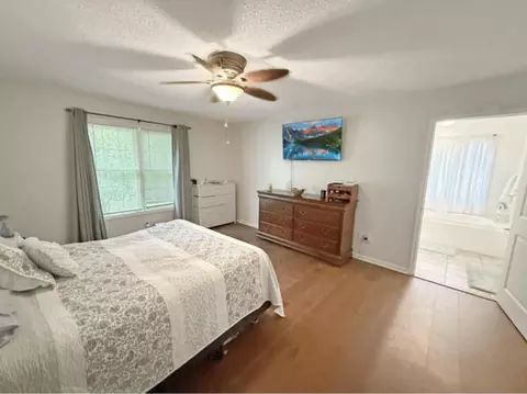 Bedroom - 575 N Sutton Ln, Mayfield, KY 42066 photo 2 of 3