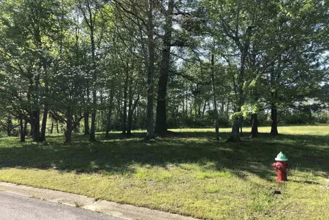 1259 Links Ln, Mayfield, KY 42066