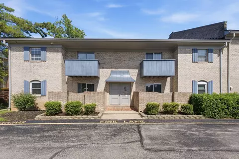 1092 Armstrong Mill Rd, Lexington, KY 40517
