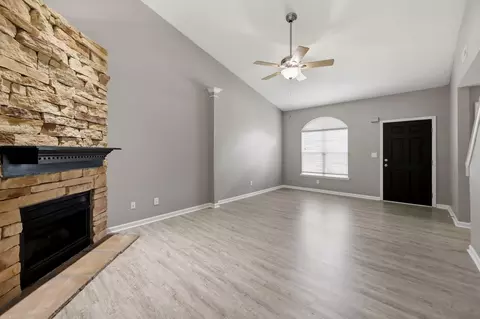 Living - 119 Richfields Ave, Georgetown, KY 40324 photo 3 of 5