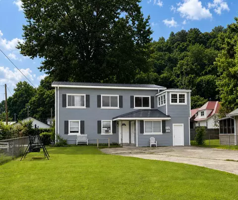 205 Frank St, Paintsville, KY 41240