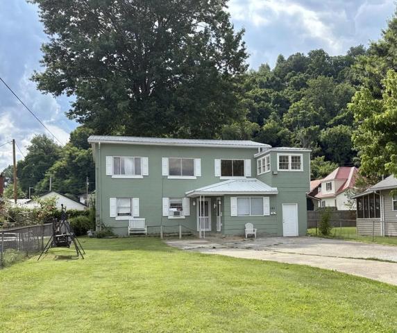 205 Frank St, Paintsville, KY 41240