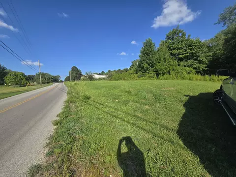 3245 Level Green Rd, Corbin, KY 40701 photo 2