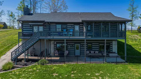 458 Sherwood Dr, Gilbertsville, KY 42044