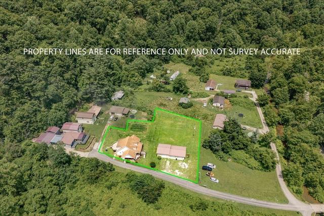 60 Rj Wagers Rd, Manchester, KY 40962