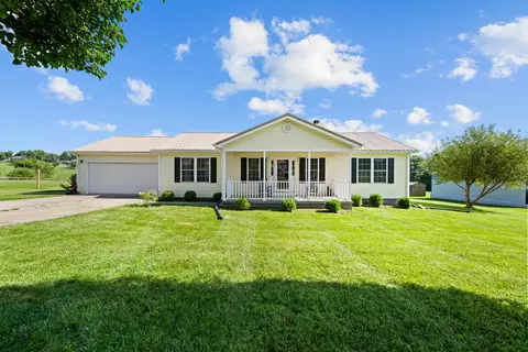 Exterior - 143 Rolling Meadows Dr, Lancaster, KY 40444 photo 8 of 10