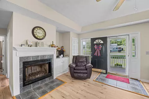 Entry Way - 143 Rolling Meadows Dr, Lancaster, KY 40444 photo 1 of 1