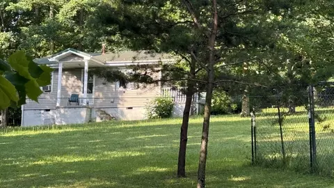 750 Mount Vernon Rd, Berea, KY 40403