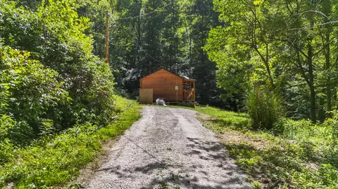 198 Lacy Ln, Campton, KY 41301 photo 3