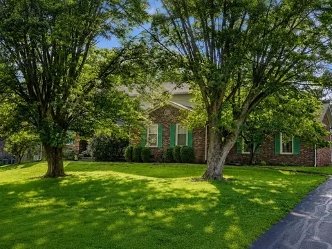 111 Lone Oak Dr, Nicholasville, KY 40356