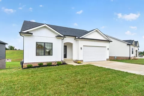 2013 Thorntree Ln, Lawrenceburg, KY 40342
