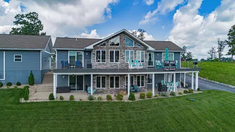 436 Sherwood Dr, Gilbertsville, KY 42044