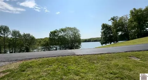 700 700 Kennedy Rd, Eddyville, KY 42038