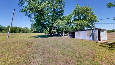 Exterior - 760 State Route 83, Mayfield, KY 42066 photo 4 of 9