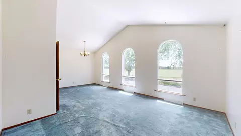 Living - 760 State Route 83, Mayfield, KY 42066 photo 1 of 4