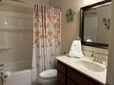 Bath - 83 Caleb Dr, Mayfield, KY 42066 photo 1 of 2