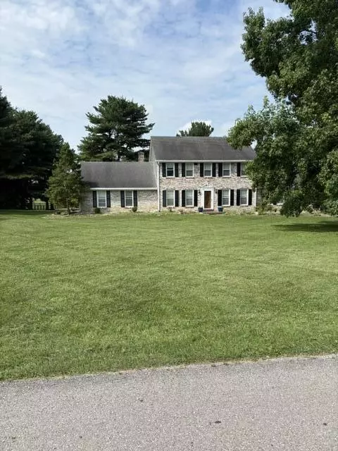 109 Barkley, Nicholasville, KY 40356