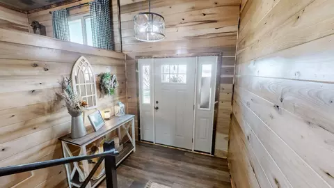 Entry Way - 500 Dairy Ln, Murray, KY 42071 photo 2 of 2