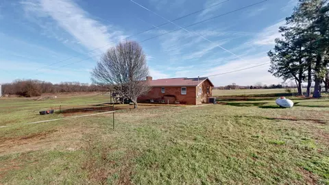 Exterior - 500 Dairy Ln, Murray, KY 42071 photo 3 of 6
