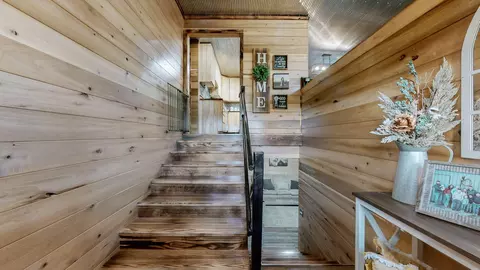 Entry Way - 500 Dairy Ln, Murray, KY 42071 photo 1 of 2